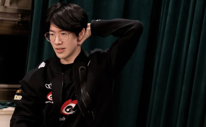 持着一定的 持着一定的